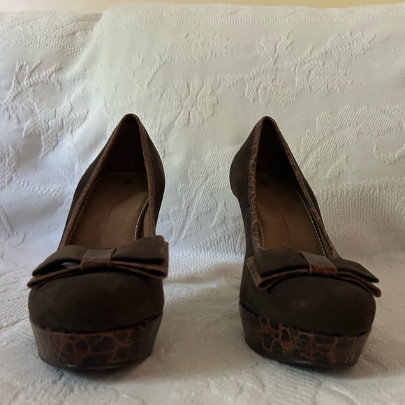 NWOT: Schuler & Sons Philadelphia - Anthropologie Brown Suede Pumps with Animal - Picture 4 of 6